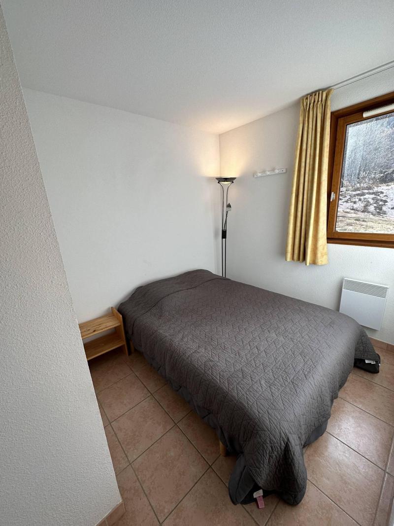 Skiverleih 3-Zimmer-Berghütte für 6 Personen (9) - Résidence Le Chamois Blond - Vars - Schlafzimmer