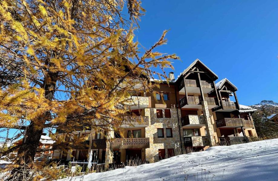 Ski verhuur Résidence Le Chamois Blond - Vars - Buiten winter