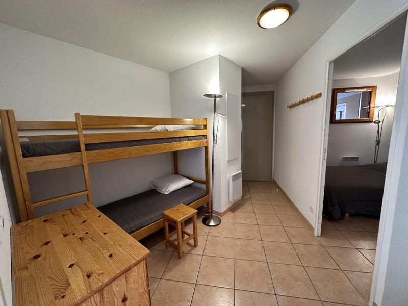 Ski verhuur Appartement 3 kamers bergnis 6 personen (9) - Résidence Le Chamois Blond - Vars - Slaapnis