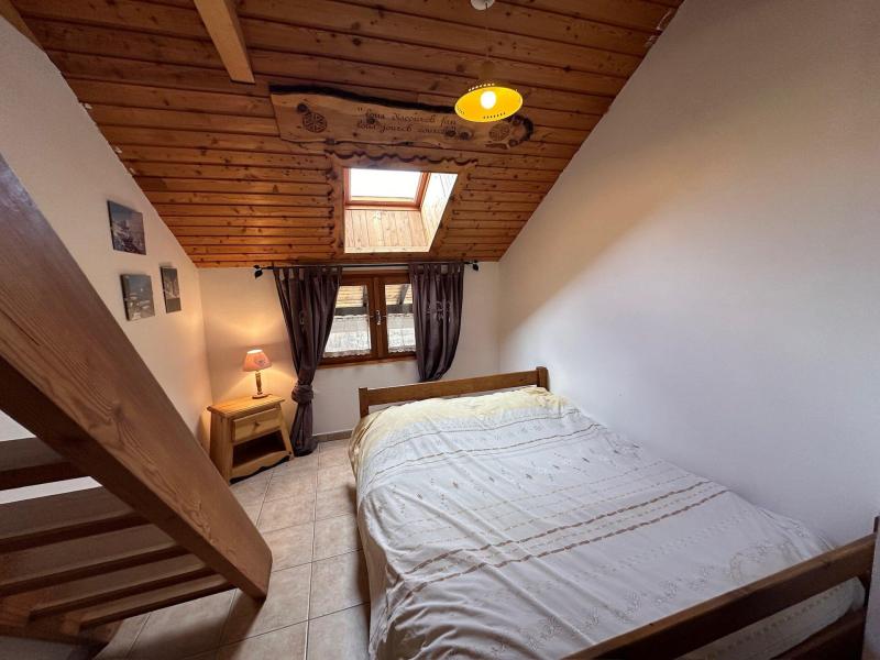 Rent in ski resort 2 room mezzanine apartment 6 people (002) - Résidence Le Coup de Sabre - Vars - Bedroom