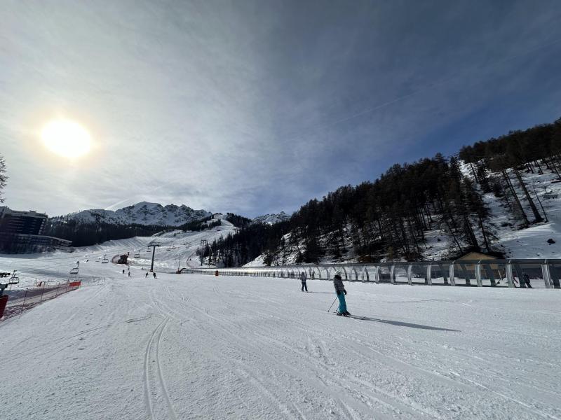 Urlaub in den Bergen Wohnung 2 Mezzanine Zimmer 4 Leute (001) - Résidence Le Coup de Sabre - Vars - Draußen im Winter