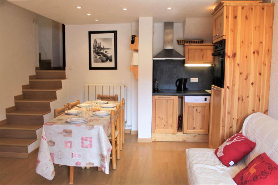 Ski verhuur Appartement duplex 2 kamers 5 personen (018) - Résidence le Hameau - Vars - Woonkamer