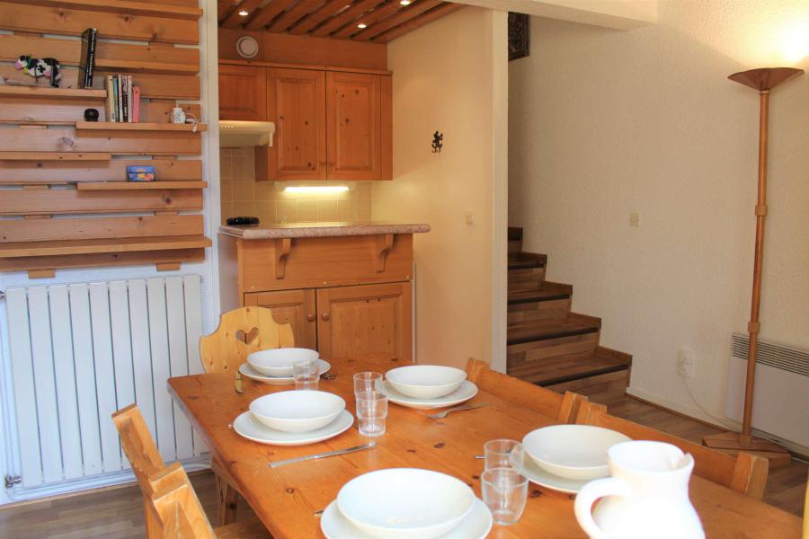 Ski verhuur Appartement duplex 2 kamers 6 personen (012) - Résidence le Hameau - Vars - Woonkamer