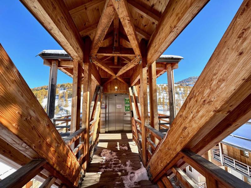 Urlaub in den Bergen Résidence Le Hameau Des Rennes - Vars - Draußen im Winter