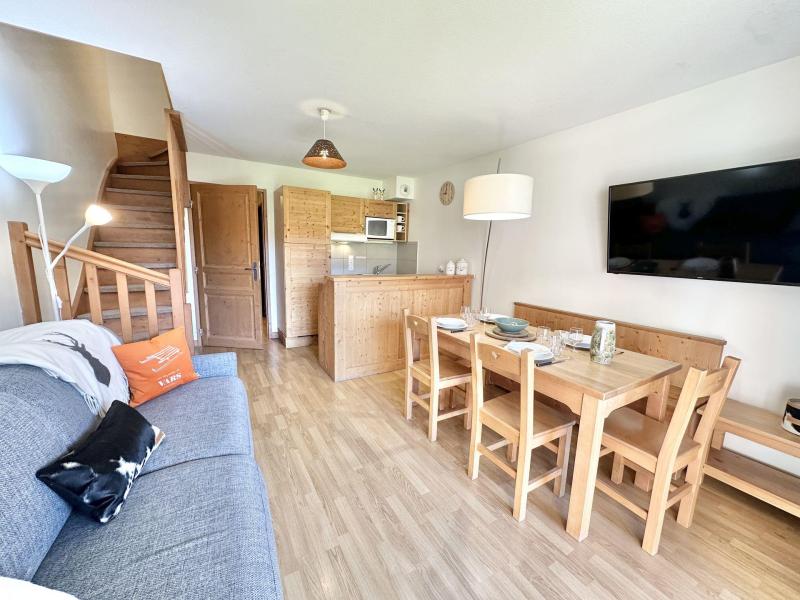 Ski verhuur Appartement 3 kamers 6 personen (E31) - Résidence Le Hameau Des Rennes - Vars - Woonkamer