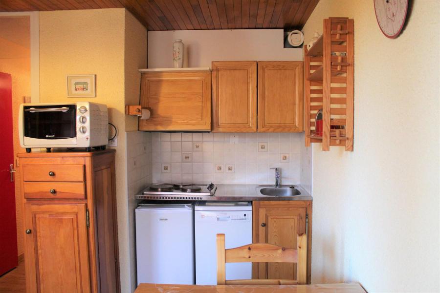 Rent in ski resort Studio sleeping corner 4 people (111) - Résidence le Pastourlet - Vars