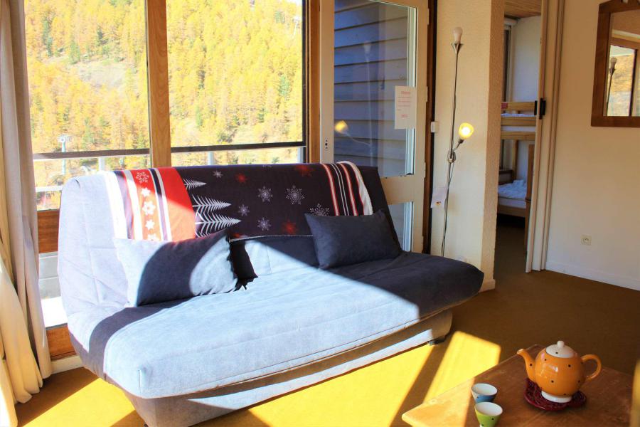 Rent in ski resort 3 room apartment 6 people (1053) - Résidence le Pelvoux II - Vars - Living room