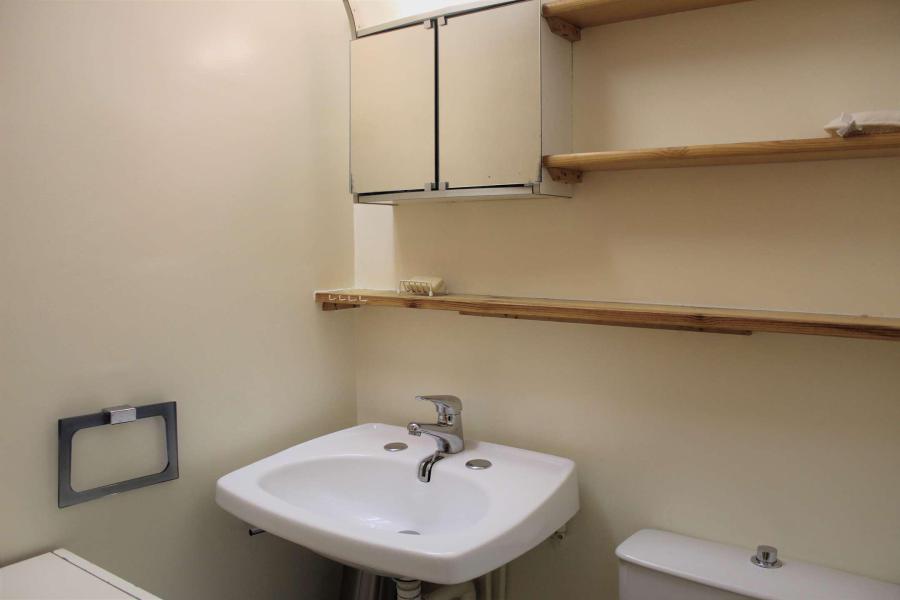 Rent in ski resort Studio sleeping corner 4 people (462) - Résidence le Pelvoux II - Vars - Shower room