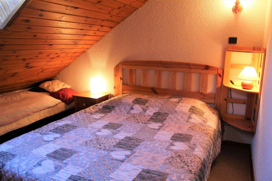 Rent in ski resort Studio mezzanine 4 people (214) - Résidence les Alpages - Vars - Cabin