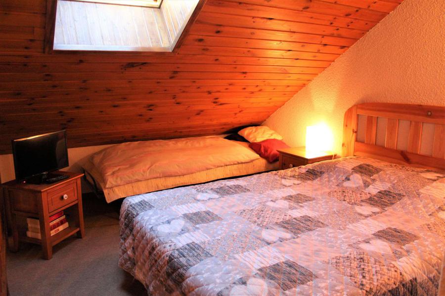 Rent in ski resort Studio mezzanine 4 people (214) - Résidence les Alpages - Vars - Cabin