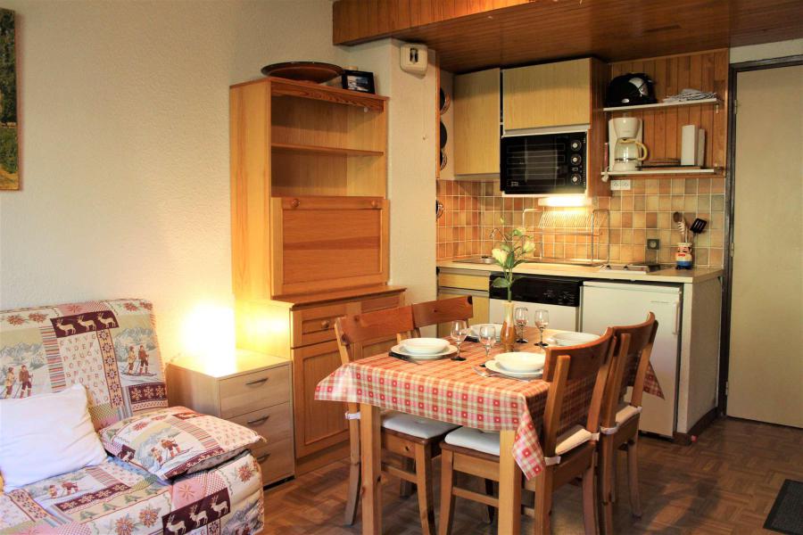 Rent in ski resort Studio mezzanine 4 people (214) - Résidence les Alpages - Vars - Living room