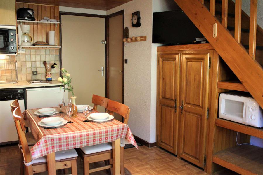 Rent in ski resort Studio mezzanine 4 people (214) - Résidence les Alpages - Vars - Living room