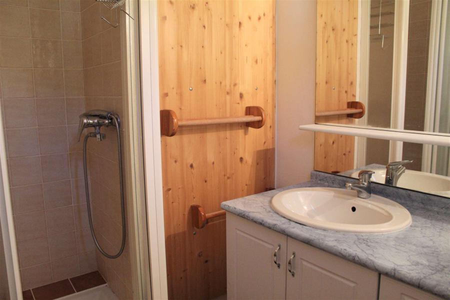 Rent in ski resort 2 room apartment 6 people (009) - Résidence les Edelweiss - Vars - Shower room