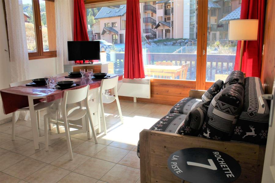 Ski verhuur Appartement 3 kabine kamers 4 personen (01) - Résidence Marmottons - Vars - Woonkamer