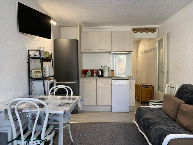 Rent in ski resort 2 room apartment 6 people (36) - Résidence Mélèzen - Vars - Living room