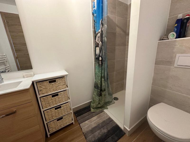 Rent in ski resort Studio 2 people (512) - Résidence Varsea - Vars - Shower room