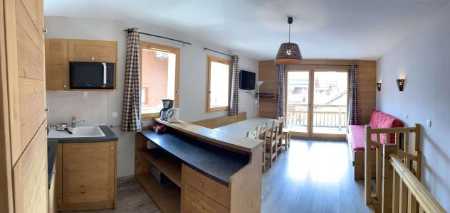 Rent in ski resort Chalets des Rennes - Vars - Living room