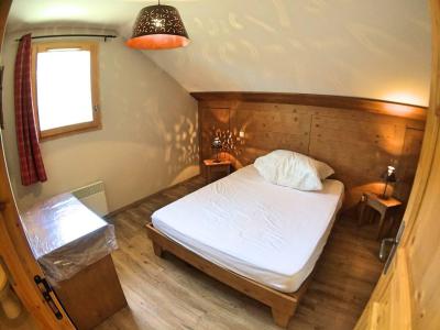 Rent in ski resort 3 room apartment 6 people (C61) - Le Hameau des Rennes - Vars - Bedroom