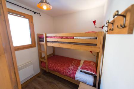 Rent in ski resort 4 room duplex apartment 6 people (D22) - Le Hameau des Rennes - Vars