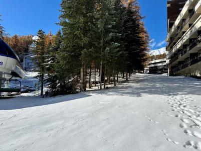 Rent in ski resort Le Pelvoux I - Vars - Winter outside