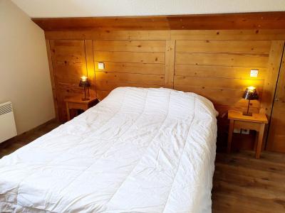 Rent in ski resort 3 room duplex apartment 6 people (A51) - Les Chalets des Rennes - Vars - Bedroom