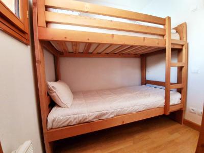 Rent in ski resort 3 room duplex apartment 6 people (B41) - Les Chalets des Rennes - Vars - Bedroom