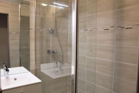 Rent in ski resort 2 room apartment 4 people (B016) - Résidence Albane - Vars - Shower room