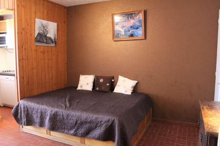 Rent in ski resort Studio sleeping corner 4 people (011) - Résidence Centre Vars - Vars