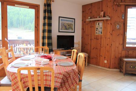 Rent in ski resort 3 room apartment 6 people (590-0008) - Résidence l'Ourson I - Vars - Living room