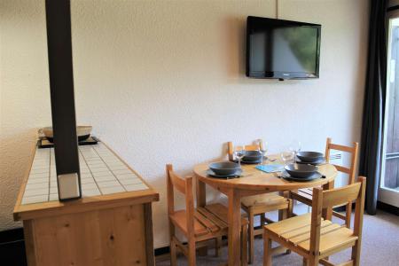 Rent in ski resort Studio sleeping corner 4 people (319) - Résidence Lauzet - Vars - Dining area
