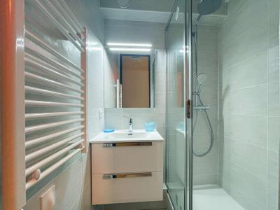 Rent in ski resort Studio sleeping corner 4 people (322) - Résidence Lauzet - Vars - Shower room