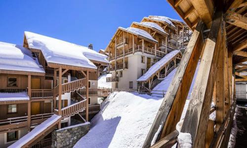 Rent in ski resort Résidence le Chalet des Rennes - Maeva Home - Vars - Winter outside