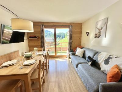 Rent in ski resort 3 room apartment 6 people (E31) - Résidence Le Hameau Des Rennes - Vars - Living room