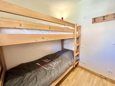 Ski verhuur Appartement 3 kamers 6 personen (E31) - Résidence Le Hameau Des Rennes - Vars - Stapelbedden