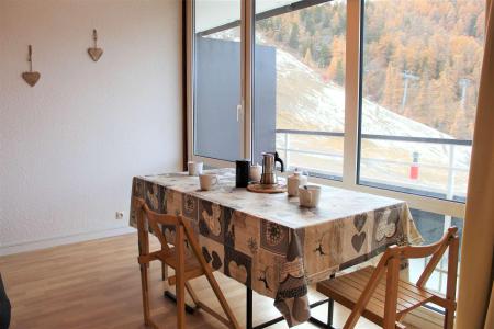 Rent in ski resort Studio sleeping corner 4 people (462) - Résidence le Pelvoux II - Vars - Living room