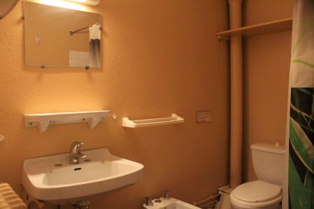 Rent in ski resort Studio sleeping corner 4 people (012) - Résidence le Schuss - Vars - Shower room