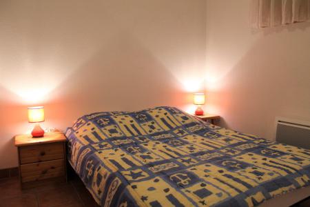 Rent in ski resort 2 room apartment sleeping corner 6 people (0004) - Résidence les Bouquetins 1 - Vars - Bedroom