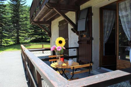 Location au ski Studio 3 personnes (002) - Résidence les Chabrières - Vars - Terrasse