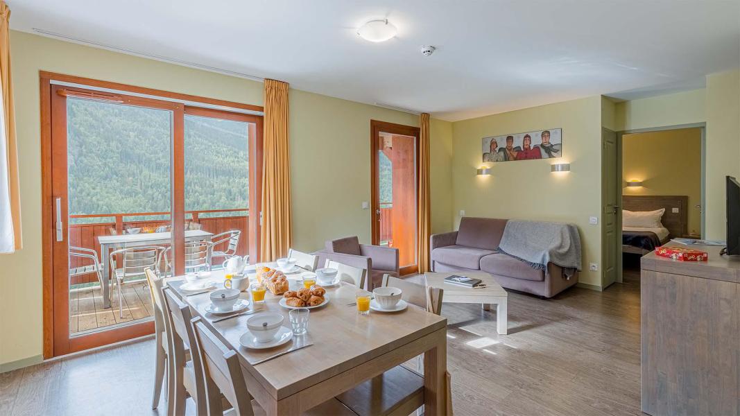 Rent in ski resort Résidence les Epinettes - Vaujany - Dining area