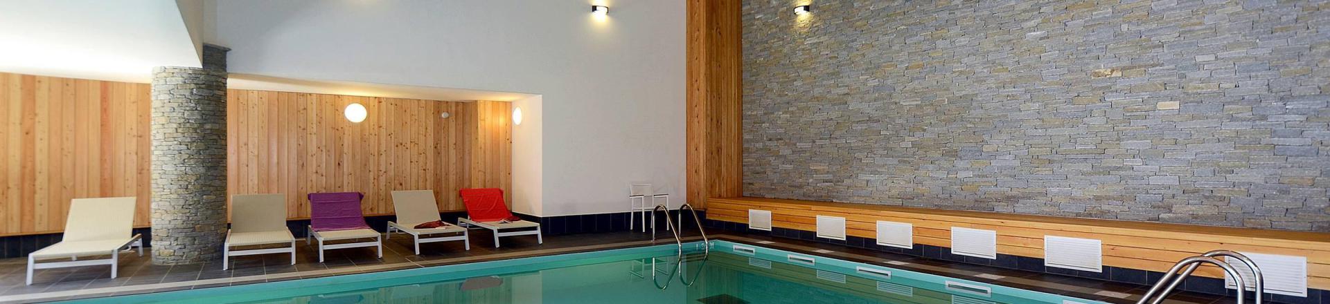 Rent in ski resort Résidence Prestige la Cascade - les Epinettes - Vaujany - Swimming pool
