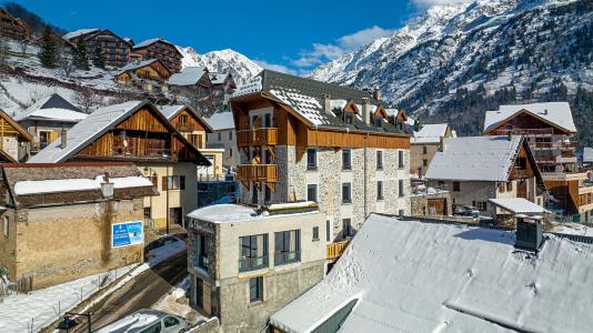 Vacances en montagne Hôtel Les Cimes - Vaujany - Extérieur hiver