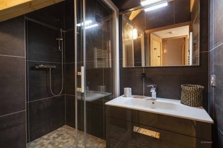 Rent in ski resort 3 room duplex apartment 6-8 people (Premium) - Résidence Terresens Les Améthystes - Vaujany - Shower room