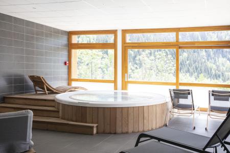 Rent in ski resort Résidence Terresens Les Edelweiss - Vaujany - Jacuzzi