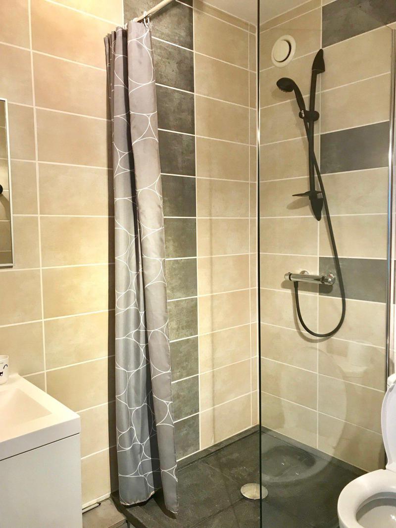 Rent in ski resort Studio 4 people (H73) - Résidence les Arolles - Villard de Lans - Shower room