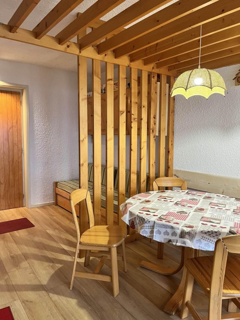 Rent in ski resort Studio sleeping corner 6 people (612T21) - Résidence les Glovettes - Villard de Lans