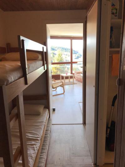 Rent in ski resort Studio cabin 2-4 people (H44) - Résidence les Arolles - Villard de Lans - Sleeping area