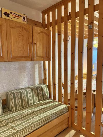 Rent in ski resort Studio sleeping corner 6 people (612T21) - Résidence les Glovettes - Villard de Lans