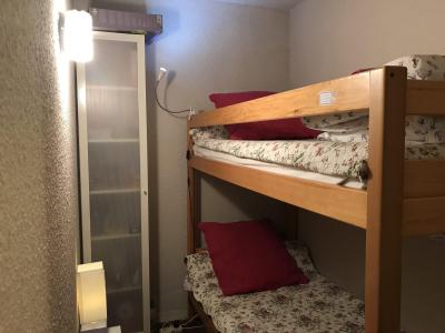 Rent in ski resort Studio sleeping corner 4 people (05) - Résidence Tiolache - Villard de Lans - Bunk beds