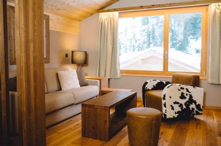 Skiverleih Résidence Swisspeak Resorts Zinal - Zinal - Kleines Wohnzimmer